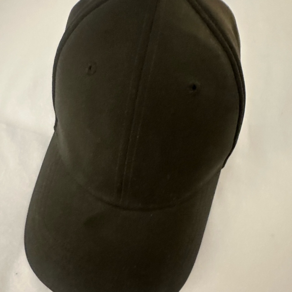 Lululemon Athletica Black and Green Classic Hat